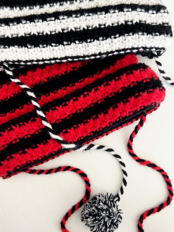 Gestreifte Strickmütze mit Horndetail-2